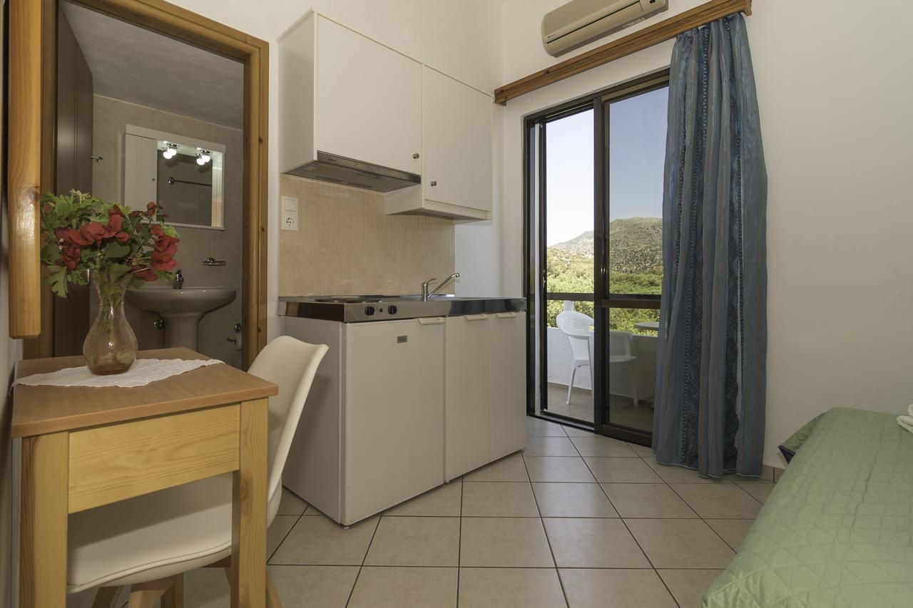 Oriental Bay Apartment Palaiochora Exterior photo